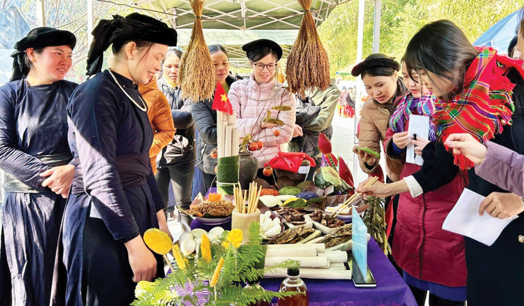 Banner giữa cửa hàng