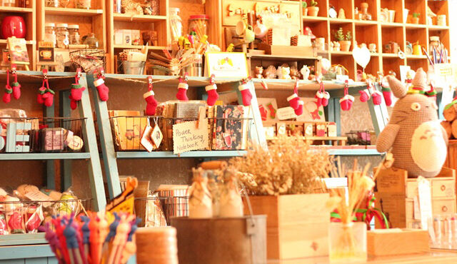 Banner giữa cửa hàng