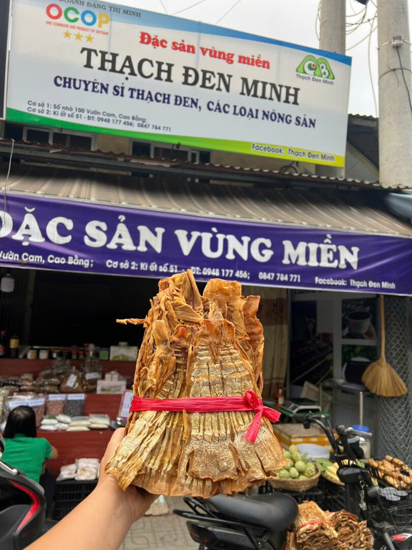 Banner giữa cửa hàng