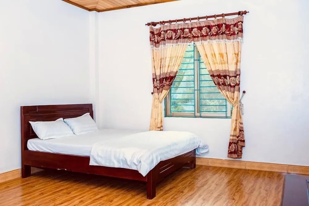 Nhà nghỉ Hùng Thịnh