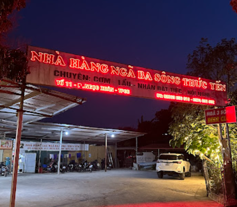 Nhà Hàng Ngã Ba Sông-Lẩu Thức Yến