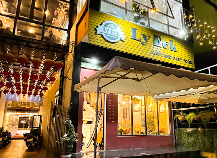 Ly Eck – Cafe